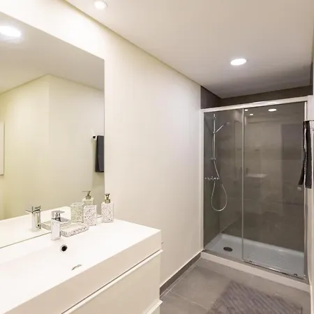 Ambassador Private Pool Apartman